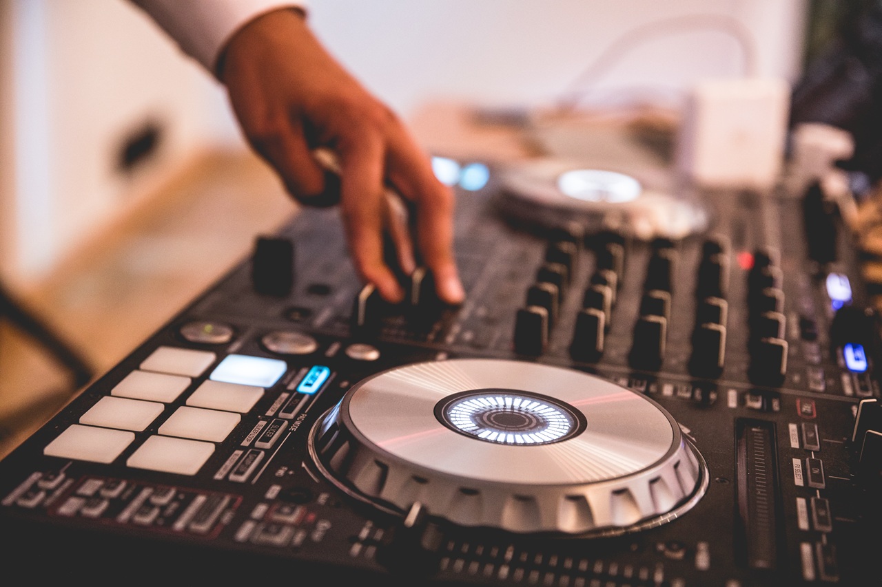 DJ Bruiloft