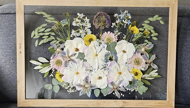 Charlots Flower Art