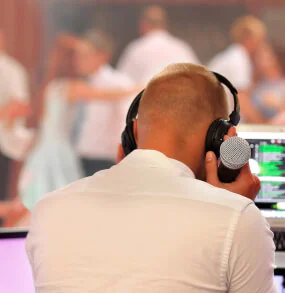 DJ boeken op je bruiloft? 4 redenen waarom dit een goed idee is!