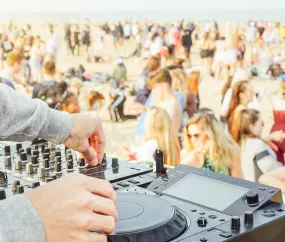 Wat kost een bruilofts DJ gemiddeld?