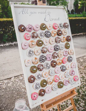 Donuts op je bruiloft? Zo serveer je ze!