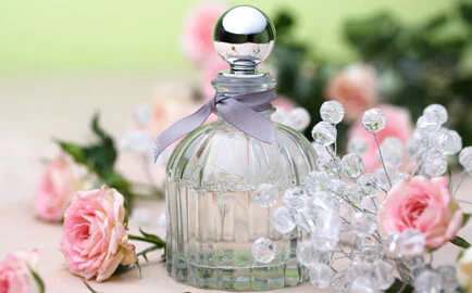 kristallen flesje voor parfums of badwater.