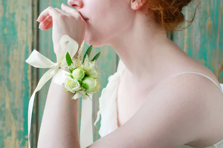 DIY: zo maak je zelf een corsage voor de bruidegom